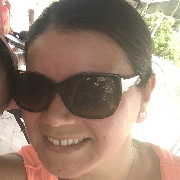 Meet your Posher, Ceidys - Picture 1 of 1